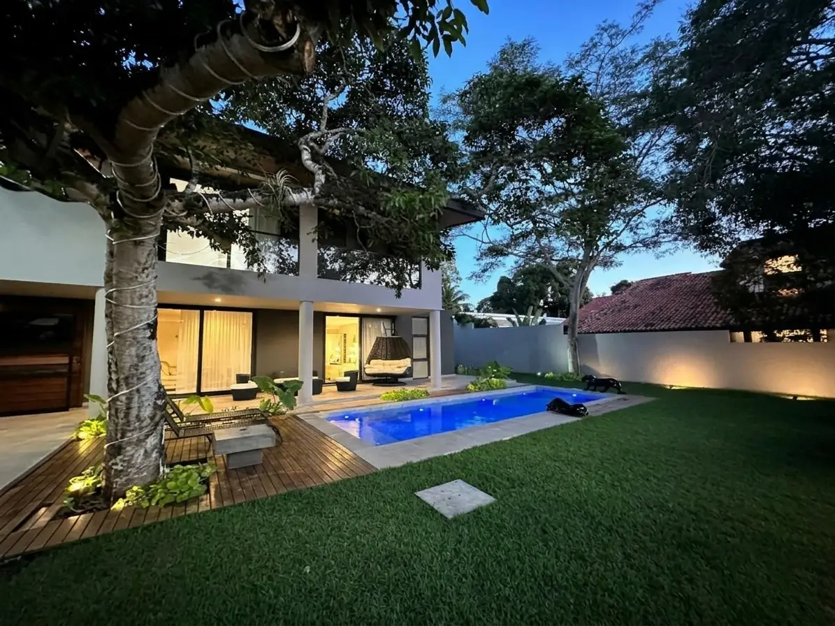 Espectacular Residencia de Lujo en Venta – La Hacienda del Urubó