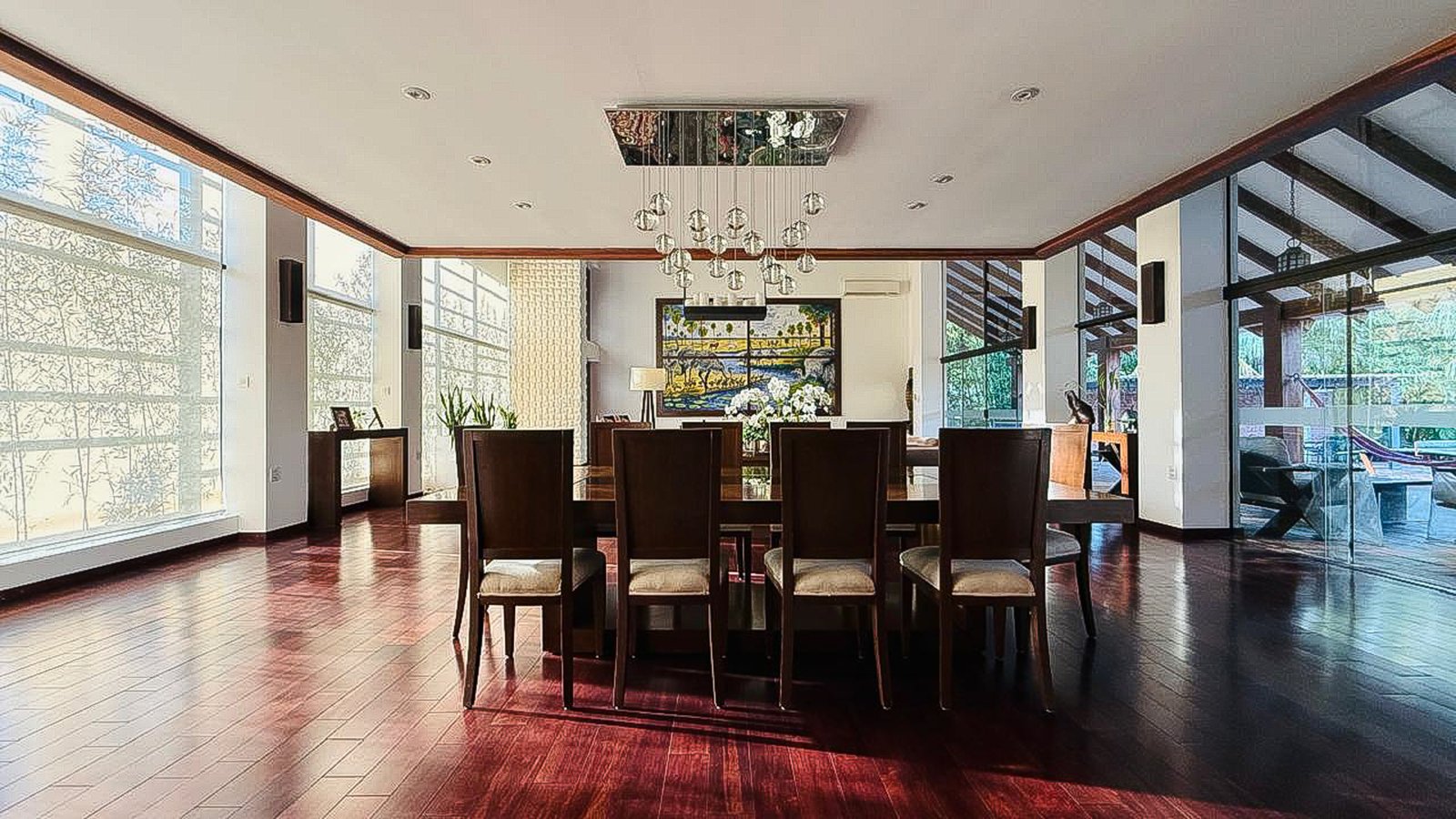 Exclusiva y Espectacular Residencia Amoblada en Colinas del Urubó