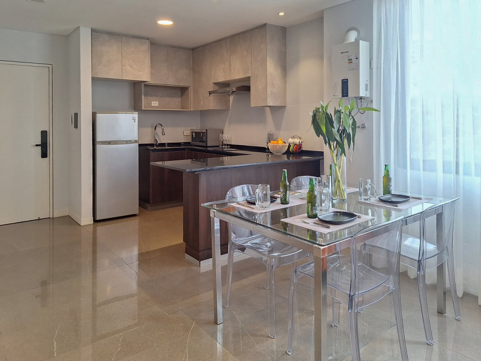 Exclusivo Monoambiente de Lujo Completamente Equipado en Equipetrol-Sirari