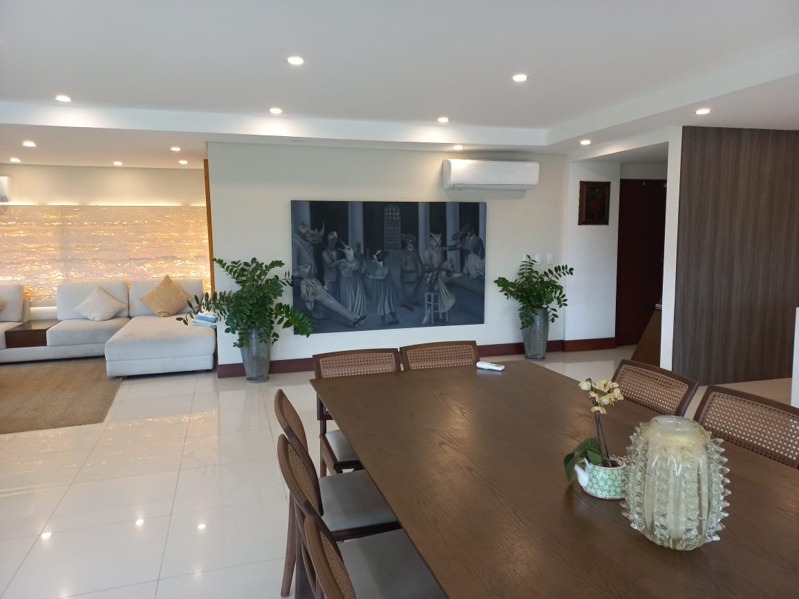 WhatsApp Image 2026-10-13 at 15.07.38 (2) En venta exclusivo Departamento de Lujo amoblado frente a las Canchas de Golf – Las Palmas