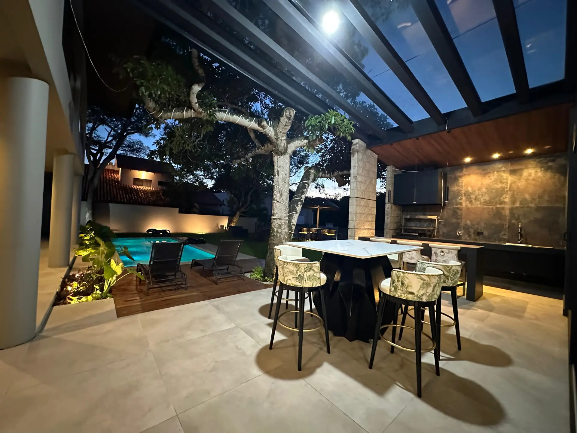 Espectacular Residencia de Lujo en Venta – La Hacienda del Urubó