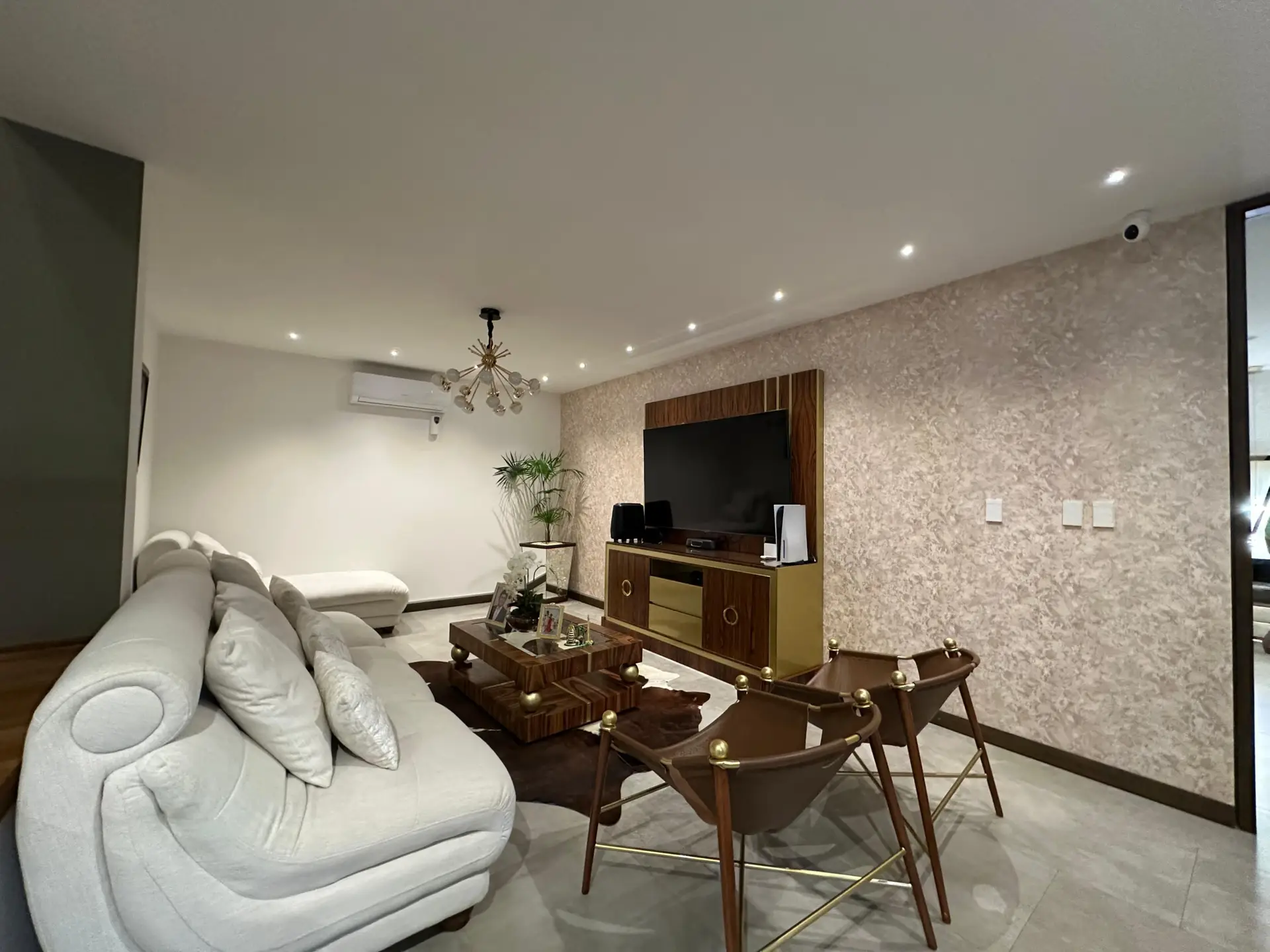 Espectacular Residencia de Lujo en Venta – La Hacienda del Urubó