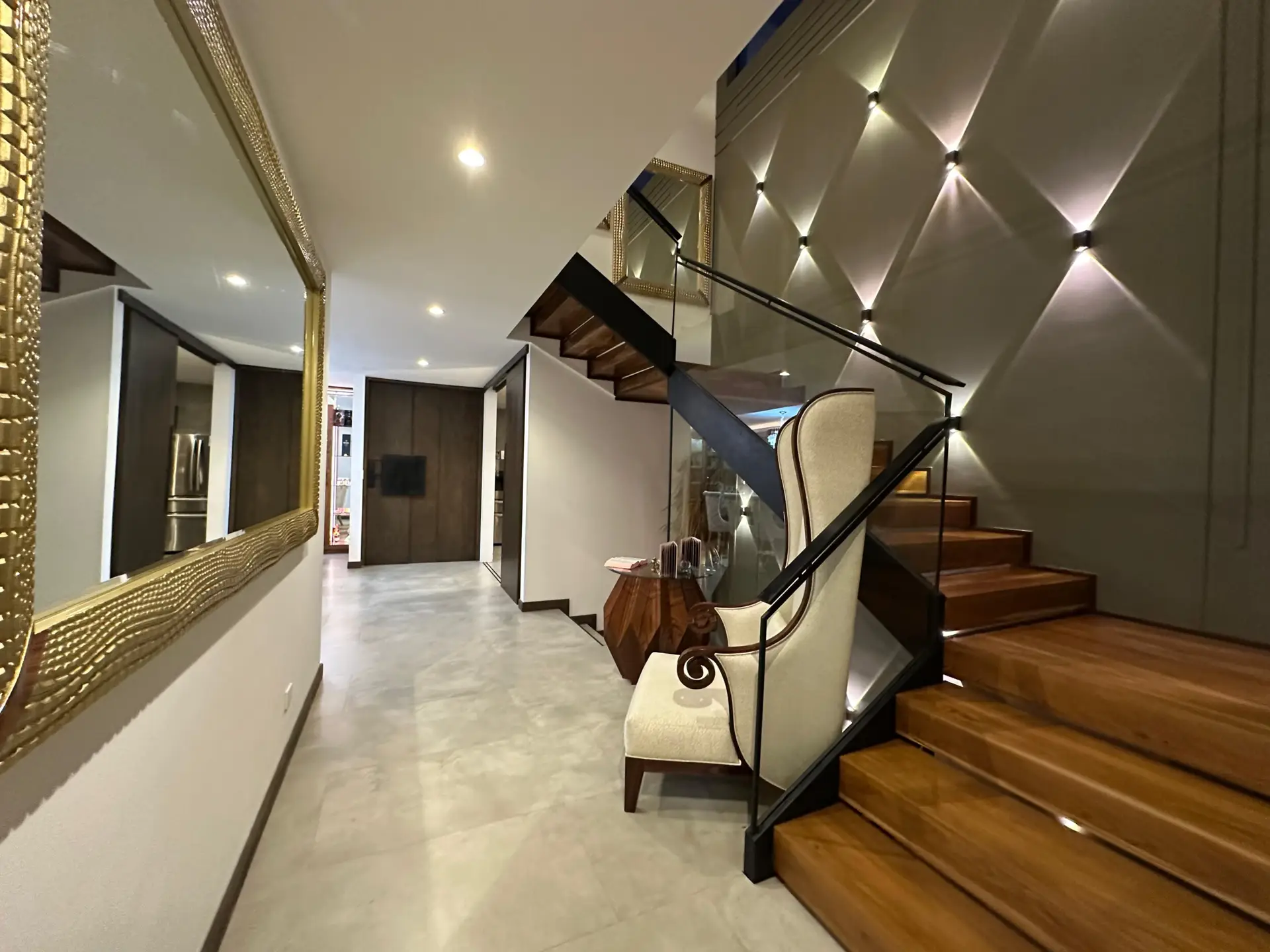 Espectacular Residencia de Lujo en Venta – La Hacienda del Urubó
