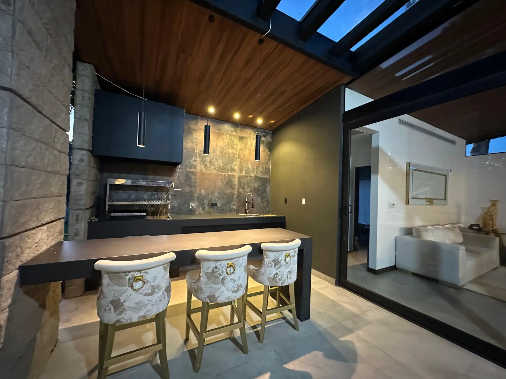 Espectacular Residencia de Lujo en Venta – La Hacienda del Urubó